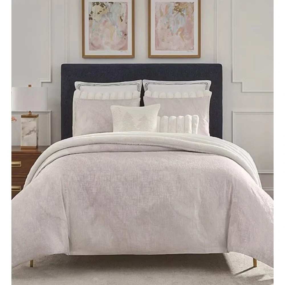 Beautiful Windsor Duvet Set with Cozy Textured Design